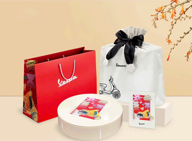 Set quà tặng cá nhân hoá cho thương hiệu Vespa